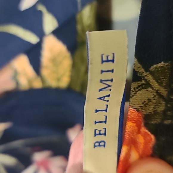 1x flowy floral top Bellamie - Picture 6 of 6